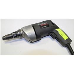 BLACK & DECKER 2050 INDUSTRIAL HEAVY DUTY DRILL