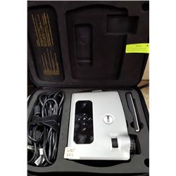 DELL ULTRALIGHT PORTABLE PROJECTOR W/CORDS/ REMOTE