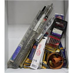 BOX W/NEW DRILL BITS & SCREW DRIVER BITS,HOLESAWS