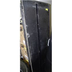 TONNEAU COVER 6' SOME COSMETIC DAMAGE