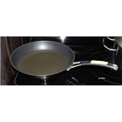 J.A. HENCKELS INTERNATIONAL SKILLET