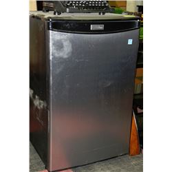 DANBY BRUSH NICKEL BAR FRIDGE