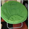 Image 1 : GREEN FOLDING ROUND LOUNGE CHAIR