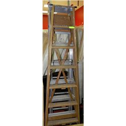 COMMERCIAL WOODEN STEP LADDER
