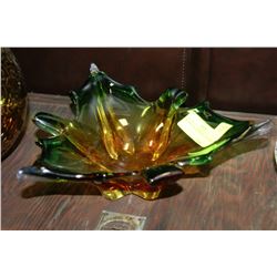 DECORATIVE ART GLASS LEAF DISH