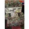 Image 1 : FLORAL RECLINING CHAIR