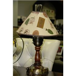 VINTAGE TABLE LAMP WITH  HURRICANE SHADE