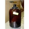 Image 1 : VINTAGE ESTATE AMBER GLASS LIQUOR JUG