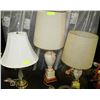 Image 1 : LOT OF 3 ASSORTED LAMPS INCLUDING CERAMIC/WOOD