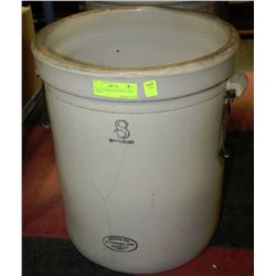 8 GALLON MEDALTA CROCK - HAS CRACKS