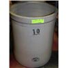 Image 1 : 10 GALLON MEDALTA CROCK - HAS CRACKS