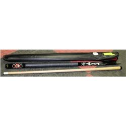 PLAYERS 2-PIECE POOL CUE WITH SKULL EMBLEM