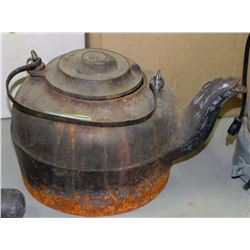 VINTAGE ESTATE CAST IRON TEAPOT