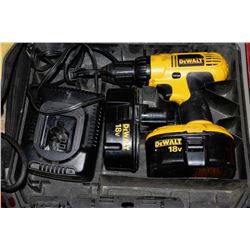 DEWALT DC759 1/2" 18 VOLT CORDLESS DRILL W EXTRA