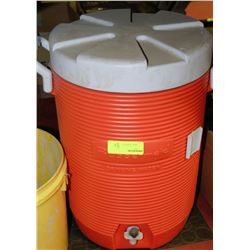 RUBBERMAID WATER AND JUICE DISPENSER