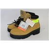Image 1 : WOMENS DAKOTA STEEL TOED BOOTS SIZE 9M TAN COLORED