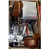Image 1 : BOX WITH VINTAGE CAMERAS INCLUDING MOVIE CAMERA,