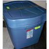 Image 1 : RUBBERMAID TUBS WITH LIDS  "68.1 LITRES" X3