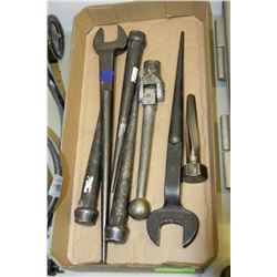 FLAT W/SET OF ERECTOR TOOLS, KLEIN 1 5/8"