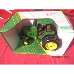 1/16 Scale John Deere 7800 Row Crop w/ Duals Collectors Edition #5627CA