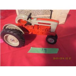 1/16 Scale Ford 981 Select-O-Speed Collector's Edition