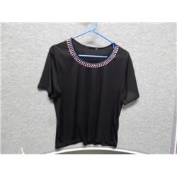 LADIES TOP - USED - BLACK - S/S TRIM 3 COLORS SIZE MEDIUM