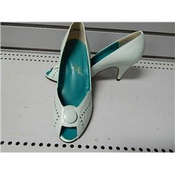 Sz 8 Faber mint shoes