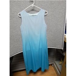 DRESS - LADIES - VICTORIA HOLLY - TURQUOISE - SIZE 10P - SHORT SLEEVE LONG