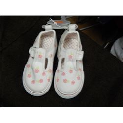 SHOES - NEW - CHILD'S - JOE - WHITE WITH PINK FLOWERS - SIZE 6