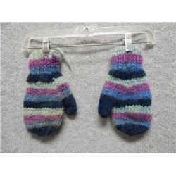 GLOVES - 100% WOOL MADE IN NEPAL - BLUE SHADES AND PURPLE – NO SIZE (MATCHS A WOMANS SIZE L)