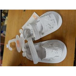SHOES - NEW - CHILD'S - JOE - WHITE FLOWER SANDLES - SIZE 2