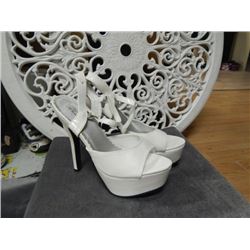 SANDLE - SEXY HEELS - NEW - WHITE - SZ 8