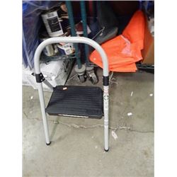 FOLDING STEP STOOL