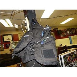 SEA QUEST DIVERS SAFETY VEST WITH AIR - PS - sold as-is - no warranty or guarantee