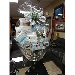 EXTRA LARGE GIFT BASKET - NEW
