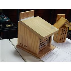 BEE HOUSE - NEW - BUILT TO BEE CODE - WITH INSTRUCTIONS - LARGE - RETAIL $50