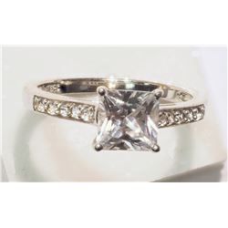 STERLING SILVER CUBIC ZIRCONIA RING