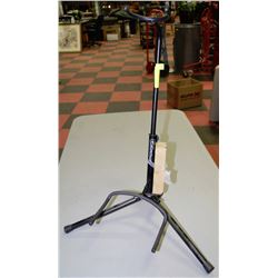 GUITAR STAND & TUNER