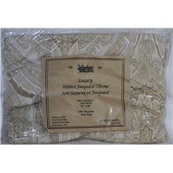 LUXURY WOVEN JACQUARD THROW