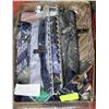Image 1 : FLAT OF DESIGNER TIES (20) AND TIE RACK
