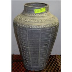 LARGE POTTERY SHOWHOME VASE/URN