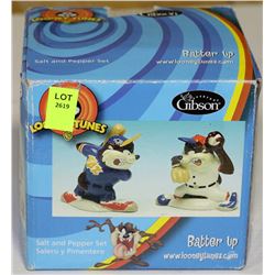 LOONEY TUNES SALT AND PEPPER SET