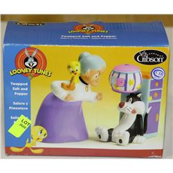 LOONEY TUNES TWAPPED SALT AND PEPPER SET