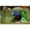 Image 1 : SMALL BOX OF ART GLASS