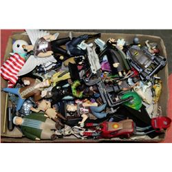 FLAT OF ACTION FIGURES INCLUDING BATMAN AND MORE