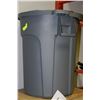 Image 1 : ME 14 NEW 32 GALLON TRASH CAN WITH LID