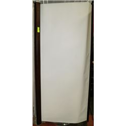 6' HANGING PROJECTOR SCREEN