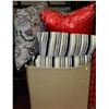 Image 1 : LARGE BOX OF SHOWHOME THROW CUSHIONS