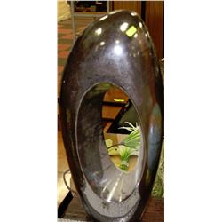 SHOWHOME ABSTRACT VASE