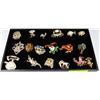 Image 1 : TRAY OF LADIES FASHION BROOCHES